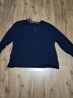 St. John's Bay Men's Navy Long-Sleeve Henley